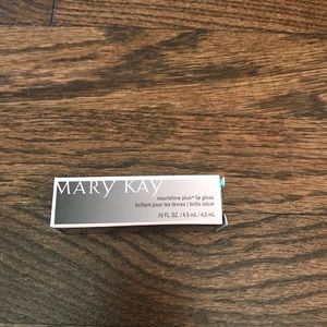 Mary Kay nourishine plus lip gloss